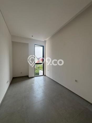 Ready to Use! Luxury House LT 128m2 Desain Elegan di Alam Sutera Ready to Use! Luxury House LT 128m2 Desain Elegan di Alam Sutera