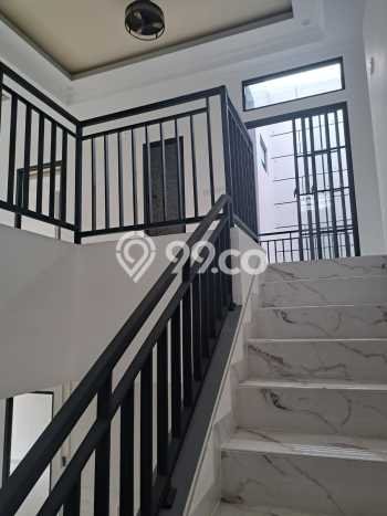Ready to Use! Premium House LT 180m2 Desain Elegan di BSD Griya Loka Ready to Use! Premium House LT 180m2 Desain Elegan di BSD Griya Loka