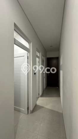 Ready to Use! Luxury House LT 221m2 Desain Modern di BSD Ready to Use! Luxury House LT 221m2 Desain Modern di BSD