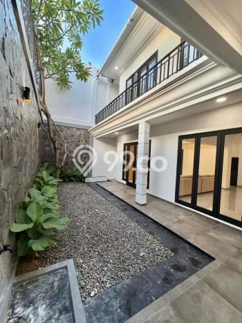 Jual Rumah Mewah Elegan Dengan View Eksklusif di BSD, Tangerang Jual Rumah Mewah Elegan Dengan View Eksklusif di BSD, Tangerang