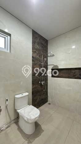 Ready to Use! Luxury House LT 221m2 Desain Modern di BSD Ready to Use! Luxury House LT 221m2 Desain Modern di BSD