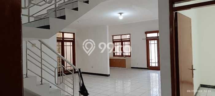 Siap Huni Rumah Mewah 6 Kamar di Sukajadi Dekat ke Mana Pun Siap Huni Rumah Mewah 6 Kamar di Sukajadi Dekat ke Mana Pun