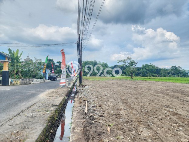 Tanah Lokasi Strategis Kawasan Condong Catur, Luas 184m², Akses ke Pusat Kota Tanah Lokasi Strategis Kawasan Condong Catur, Luas 184m², Akses ke Pusat Kota