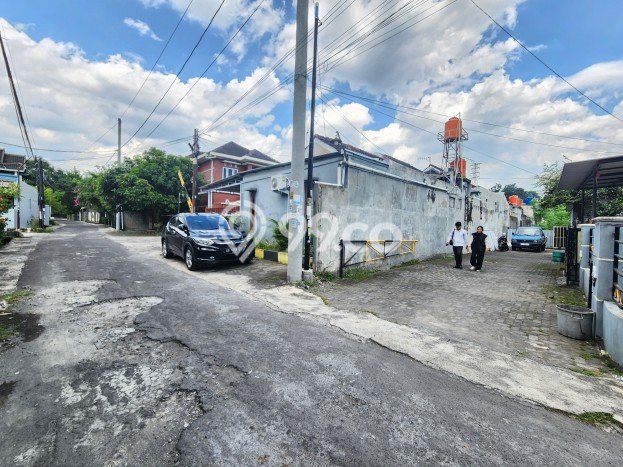 TANAH PROSPEKTIF! Tanah Kawasan Gamping, Luas 107m², Pinggir Jalan Raya TANAH PROSPEKTIF! Tanah Kawasan Gamping, Luas 107m², Pinggir Jalan Raya