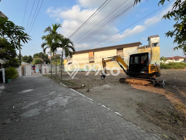 Tanah di Depok, Luas 183m², Akses Jalan Raya Tanah di Depok, Luas 183m², Akses Jalan Raya