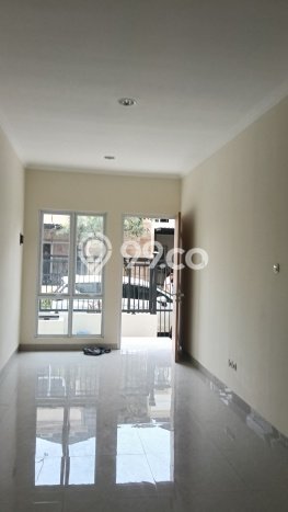 For Sale Hunian Rumah Terawat 3 KT di Gading Serpong, Tangerang For Sale Hunian Rumah Terawat 3 KT di Gading Serpong, Tangerang