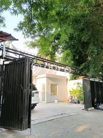 Rumah LT 203m2m² Dekat dengan Fasilitas Umum, Jakarta Selatan - Lokasi Premium Rumah LT 203m2m² Dekat dengan Fasilitas Umum, Jakarta Selatan - Lokasi Premium