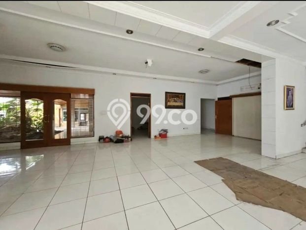 Rumah Mewah LB 500m2 Siap Pakai Desain Elegan di Pajajaran, Bandung Rumah Mewah LB 500m2 Siap Pakai Desain Elegan di Pajajaran, Bandung