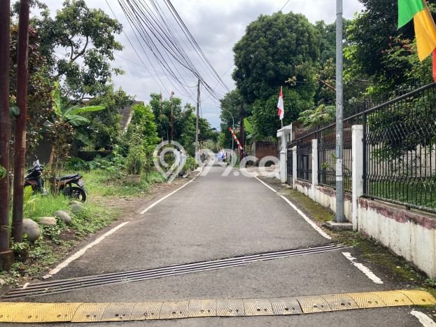 Lahan Dijual Lokasi Strategis di Bandung dengan Luas 393m2 Lahan Dijual Lokasi Strategis di Bandung dengan Luas 393m2