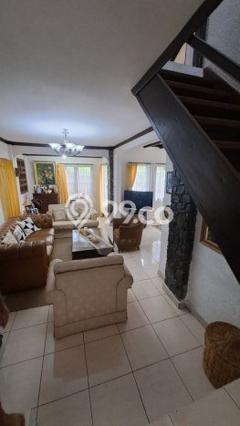 Rumah Modern 4 KT di Bandung Utara Bandung Semi Furnished Rumah Modern 4 KT di Bandung Utara Bandung Semi Furnished