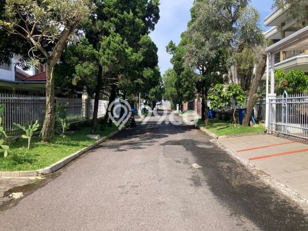 For Sale Rumah Elit Exclusive di Coblong, Bandung For Sale Rumah Elit Exclusive di Coblong, Bandung