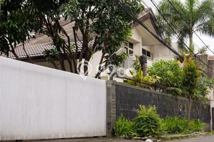 Rumah Luxury Modern Siap Huni di Moch Toha Bandung Rumah Luxury Modern Siap Huni di Moch Toha Bandung