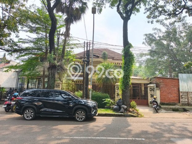 Ready to Use! Luxury House LT 280m2 Desain Elegan di Bandung Kota Ready to Use! Luxury House LT 280m2 Desain Elegan di Bandung Kota