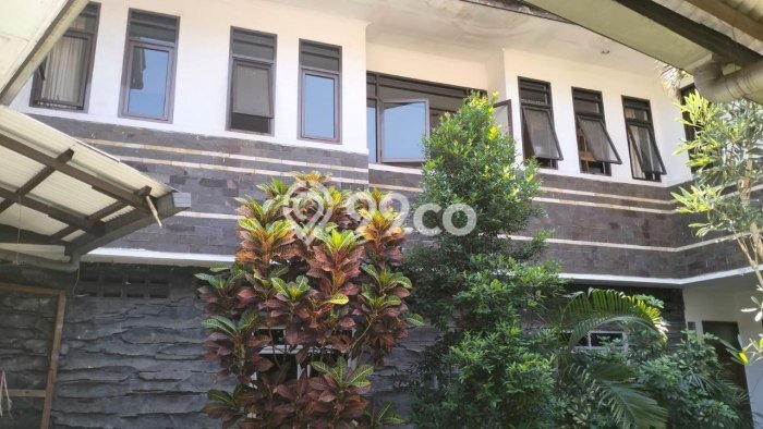 Disewakan! Rumah 9 Kamar Tidur &
5 Kamar Mandi di Bandung Kota, Bandung Disewakan! Rumah 9 Kamar Tidur &
5 Kamar Mandi di Bandung Kota, Bandung