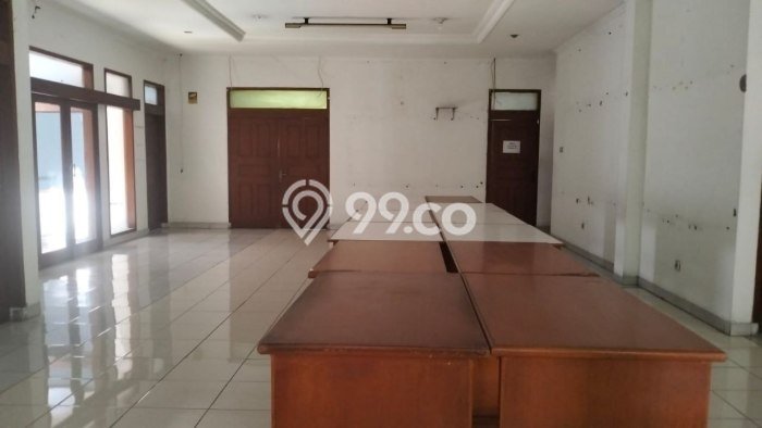 Disewakan! Rumah 9 Kamar Tidur &
5 Kamar Mandi di Bandung Kota, Bandung Disewakan! Rumah 9 Kamar Tidur &
5 Kamar Mandi di Bandung Kota, Bandung