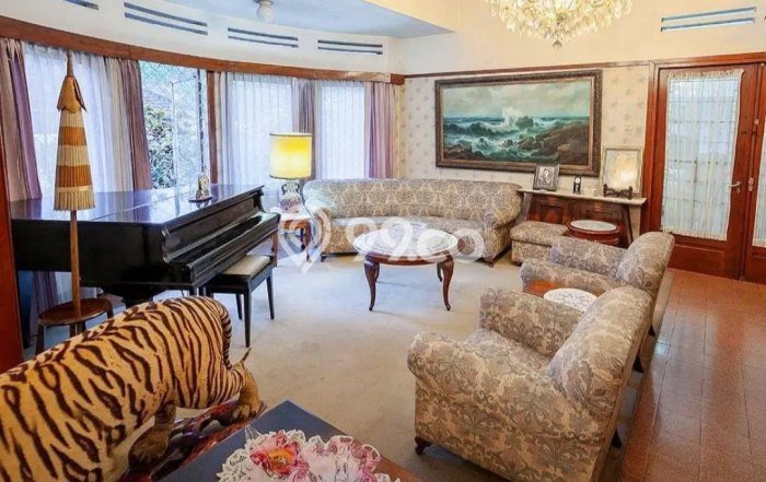 Siap Huni Rumah Mewah 10 Kamar di Coblong Dekat ke Mana Saja Siap Huni Rumah Mewah 10 Kamar di Coblong Dekat ke Mana Saja