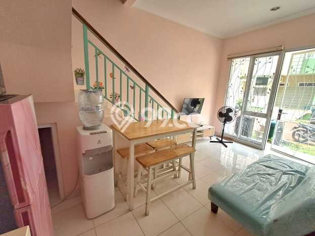 Disewakan! Rumah 3 Kamar Tidur &
3 Kamar Mandi di Gading Serpong, Tangerang Disewakan! Rumah 3 Kamar Tidur &
3 Kamar Mandi di Gading Serpong, Tangerang
