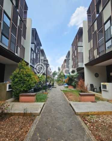 Rumah Strategis Minimalis Lb 120m2 di BSD, Tangerang Selatan Rumah Strategis Minimalis Lb 120m2 di BSD, Tangerang Selatan