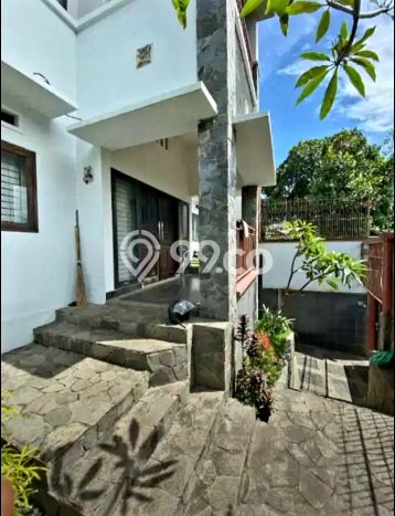 Disewakan! Rumah 4 Kamar Tidur &
4 Kamar Mandi di Padasuka, Bandung Disewakan! Rumah 4 Kamar Tidur &
4 Kamar Mandi di Padasuka, Bandung