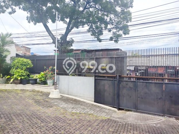 Ready to Use! Luxury House LT 800m2 Desain Modern di Cikutra Ready to Use! Luxury House LT 800m2 Desain Modern di Cikutra