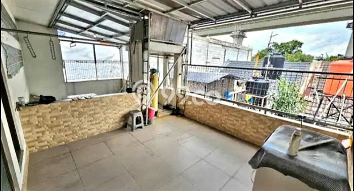 Rumah Modern 3 Kamar LT 189m2 di Taman Holis Indah Rumah Modern 3 Kamar LT 189m2 di Taman Holis Indah
