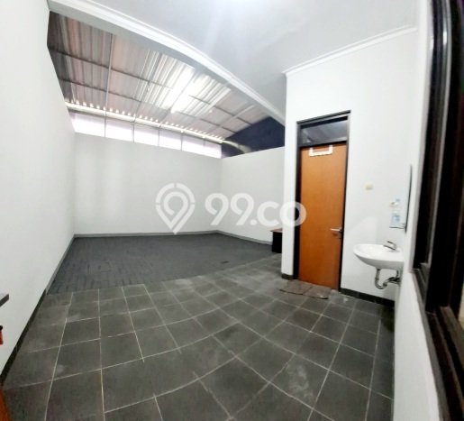 Disewakan Ruko komersial di Bojongsoang luas bangunan 139m2 Disewakan Ruko komersial di Bojongsoang luas bangunan 139m2