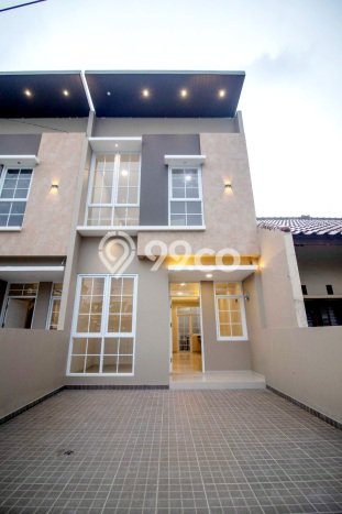 Rumah Modern Cantik 4 KT Bisa Langsung Pindah di Arcamanik Rumah Modern Cantik 4 KT Bisa Langsung Pindah di Arcamanik