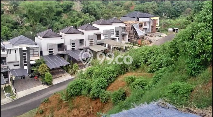 Tanah Dijual Lokasi Strategis di Bandung dengan Luas 169m2 Tanah Dijual Lokasi Strategis di Bandung dengan Luas 169m2