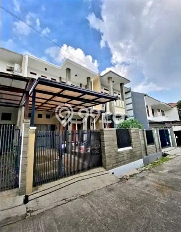 For Sale Rumah 5 Kamar Lokasi Strategis Nyaman dan Strategis di Batununggal For Sale Rumah 5 Kamar Lokasi Strategis Nyaman dan Strategis di Batununggal