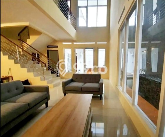 Dijual Cepat Rumah Bagus Siap Huni LB 285m2 di Mandalajati, Bandung Dijual Cepat Rumah Bagus Siap Huni LB 285m2 di Mandalajati, Bandung