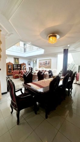 Hunian Elit LB 375m2 Siap Pakai Desain Elegan di Cigadung, Bandung Hunian Elit LB 375m2 Siap Pakai Desain Elegan di Cigadung, Bandung