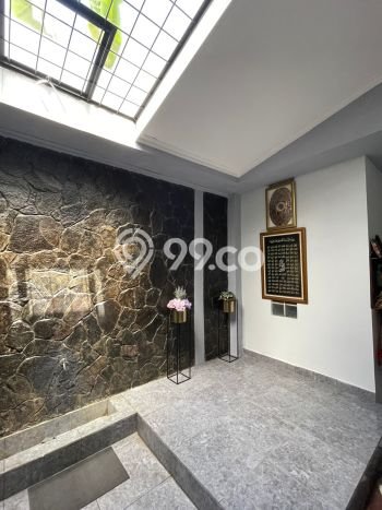 Hunian Mewah LB 210m2 Siap Huni Desain Elegan di BSD Puspita Loka, Tangerang Hunian Mewah LB 210m2 Siap Huni Desain Elegan di BSD Puspita Loka, Tangerang
