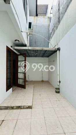Rumah Asri di , 3 KT, Area Strategis, LT 105m2m² LB 120m2m² Rumah Asri di , 3 KT, Area Strategis, LT 105m2m² LB 120m2m²
