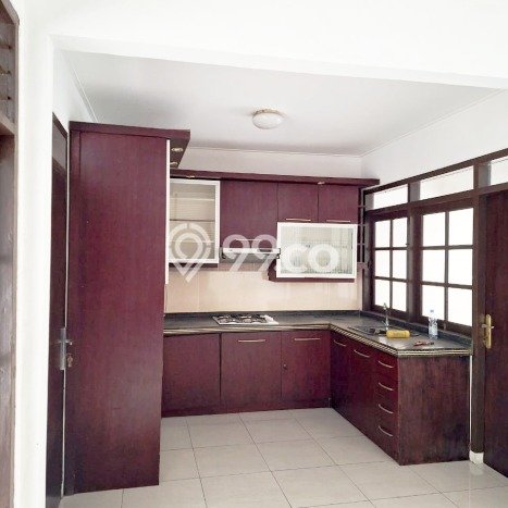Hunian Mewah LB 250m2 Siap Huni Desain Elegan di Bintaro, Tangerang Selatan Hunian Mewah LB 250m2 Siap Huni Desain Elegan di Bintaro, Tangerang Selatan