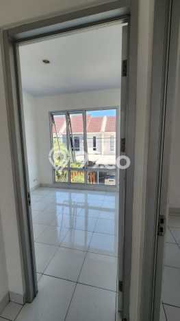 Jarang Ada! Rumah Sewa 3 Kamar Nyaman Siap Huni Sektor 7C-Gading Serpong Jarang Ada! Rumah Sewa 3 Kamar Nyaman Siap Huni Sektor 7C-Gading Serpong