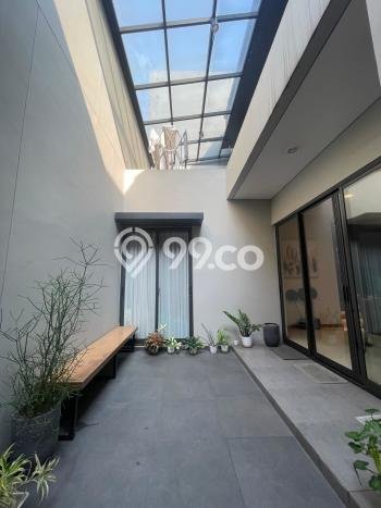 Ready to Use! Premium House LT 144m2 Desain Modern di BSD Green Wich Ready to Use! Premium House LT 144m2 Desain Modern di BSD Green Wich