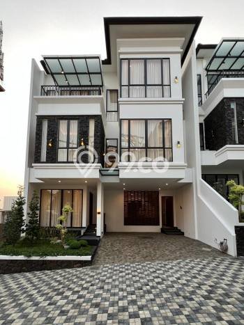 Ready to Use! Luxury House LT 117m2 Desain Elegan di Lebak Bulus Ready to Use! Luxury House LT 117m2 Desain Elegan di Lebak Bulus
