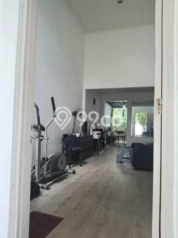 Rumah Luas Asri 2 KT Siap Huni di Graha Bintaro Jakarta Selatan Rumah Luas Asri 2 KT Siap Huni di Graha Bintaro Jakarta Selatan