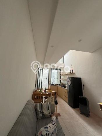 Rumah Luas Asri 3 KT Siap Pakai di Bintaro Tangerang Selatan Rumah Luas Asri 3 KT Siap Pakai di Bintaro Tangerang Selatan