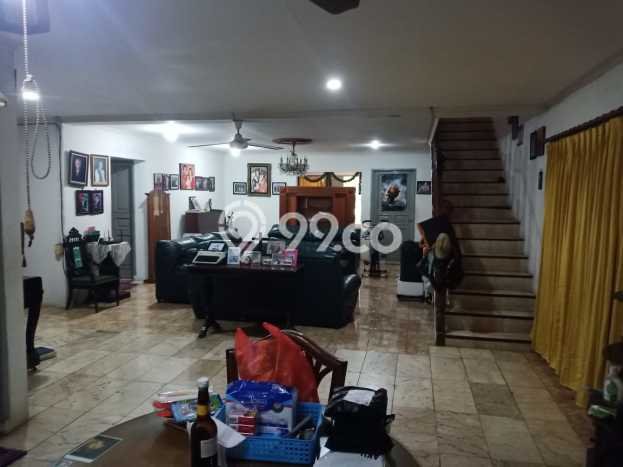 Lokasi terbaik! Rumah siap huni disewakan di Ciputat LB 300m2 Lokasi terbaik! Rumah siap huni disewakan di Ciputat LB 300m2