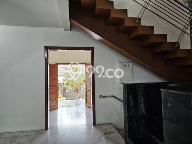 Jual Rumah Luas Megah Dengan View Eksklusif di Bendungan Hilir, Jakarta Pusat Jual Rumah Luas Megah Dengan View Eksklusif di Bendungan Hilir, Jakarta Pusat
