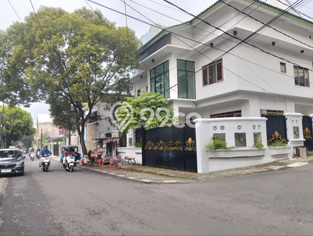 Dijual Hunian Mewah dengan Fasilitas Sekitar Lengkap di Tebet, Jakarta Selatan Dijual Hunian Mewah dengan Fasilitas Sekitar Lengkap di Tebet, Jakarta Selatan
