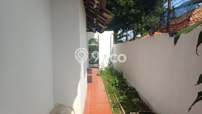 HOT DEAL! Rumah area Awiligar, 7 KM, Lingkungan Strategis, Luas 400m2m² Bangunan 300m2m² HOT DEAL! Rumah area Awiligar, 7 KM, Lingkungan Strategis, Luas 400m2m² Bangunan 300m2m²
