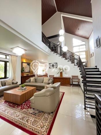Rumah Premium di Ciumbuleuit, 3 KM, Lingkungan Nyaman, LT 530m² LB 350m² Rumah Premium di Ciumbuleuit, 3 KM, Lingkungan Nyaman, LT 530m² LB 350m²