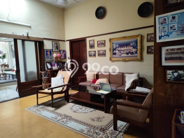 For Sale! Luxury House LT 1044m2 Desain Modern di Setiabudi For Sale! Luxury House LT 1044m2 Desain Modern di Setiabudi