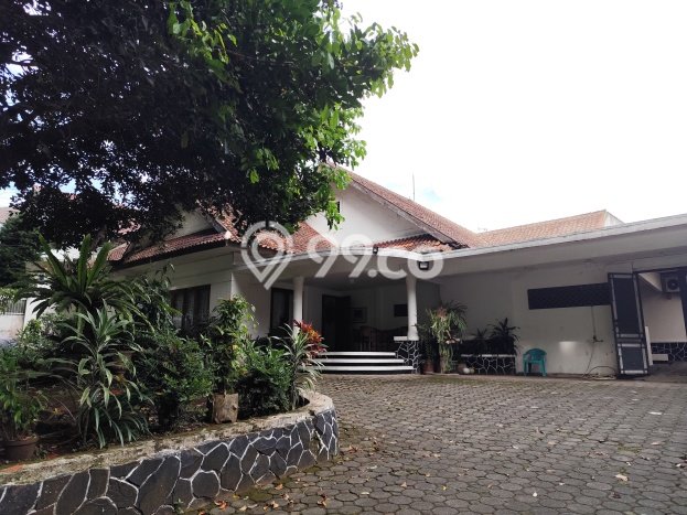 For Sale! Luxury House LT 1044m2 Desain Modern di Setiabudi For Sale! Luxury House LT 1044m2 Desain Modern di Setiabudi