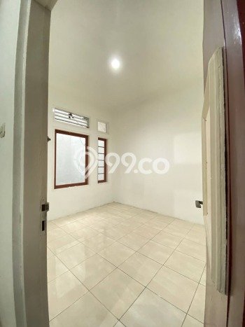 For Sale Rumah 4 Kamar Lokasi Strategis Bagus dan Strategis di Antapani For Sale Rumah 4 Kamar Lokasi Strategis Bagus dan Strategis di Antapani