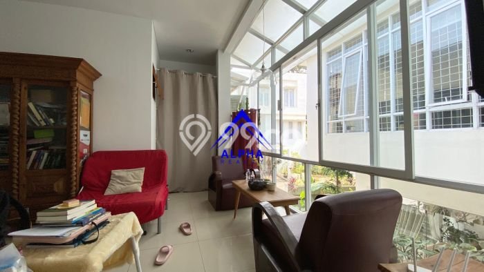 Rumah Mewah LB 300m2 Siap Pakai Desain Elegan di Dago, Bandung Rumah Mewah LB 300m2 Siap Pakai Desain Elegan di Dago, Bandung