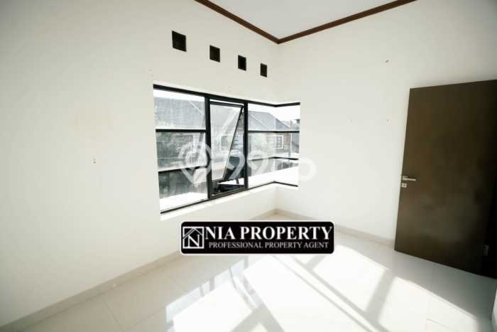 Rumah Strategis Modern Lb 90m2 di Jatisampurna, Bekasi Rumah Strategis Modern Lb 90m2 di Jatisampurna, Bekasi