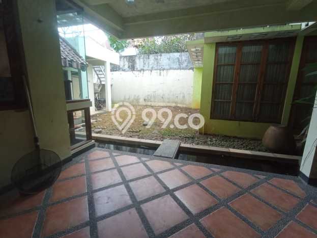 Ready to Use! Luxury House LT 300m2 Desain Elegan di Cibubur Ready to Use! Luxury House LT 300m2 Desain Elegan di Cibubur